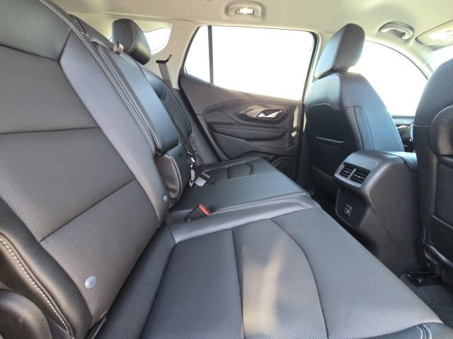 Used 2023 GMC Terrain SLT w/ Tech Package AWD/4WD image 15