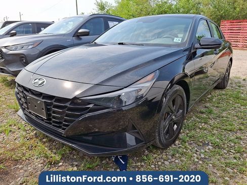 Used 2023 Hyundai Elantra SEL FWD image 1