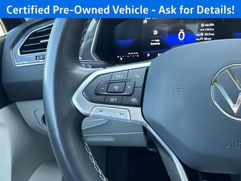 Certified 2023 Volkswagen Tiguan SE w/ Panoramic Sunroof Package AWD/4WD image 18