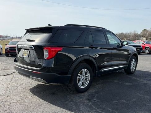 Used 2024 Ford Explorer XLT w/ Equipment Group 202A image 11