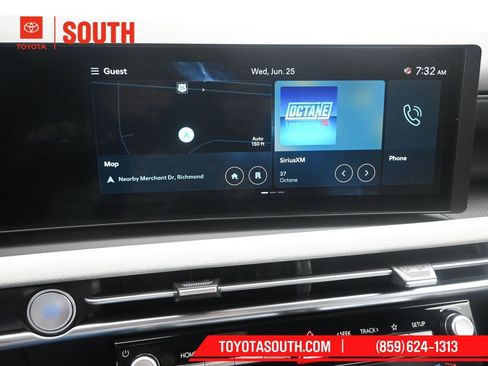 Used 2025 Hyundai Santa Cruz Limited AWD/4WD image 12
