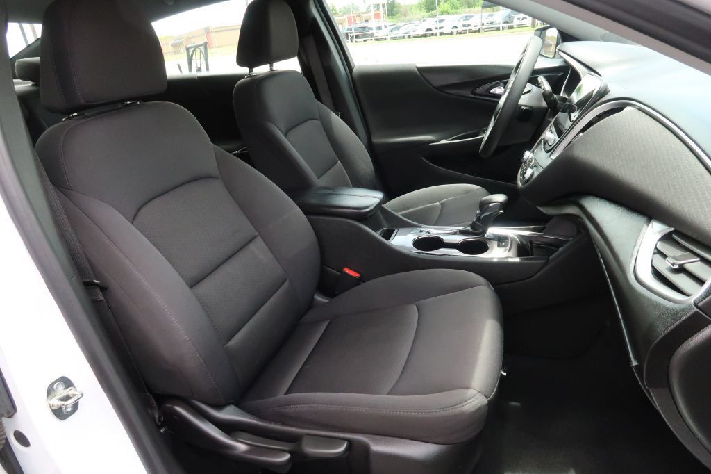 Used 2023 Chevrolet Malibu LT w/ Driver Confidence Package FWD image 6