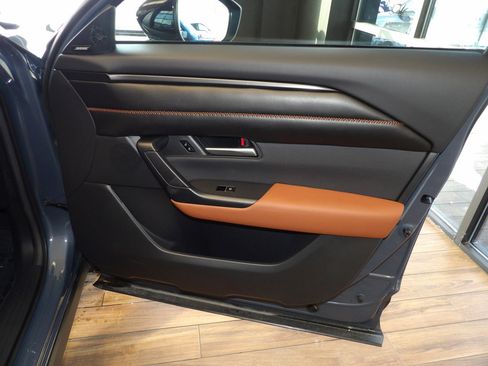 Certified 2025 MAZDA CX-50 Meridian Edition w/ Weather Package image 12