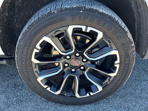 Used 2023 GMC Yukon XL Denali w/ Denali Reserve Package AWD/4WD image 16