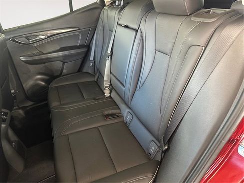 Used 2023 Buick Envision Essence image 13