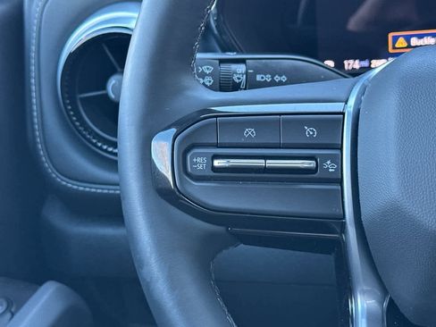 Used 2024 Chevrolet Colorado LT w/ LT Convenience Package III image 26