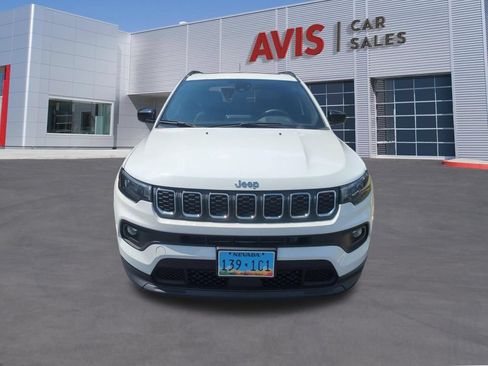 Used 2025 Jeep Compass Latitude w/ Sun & Sound Group AWD/4WD image 2