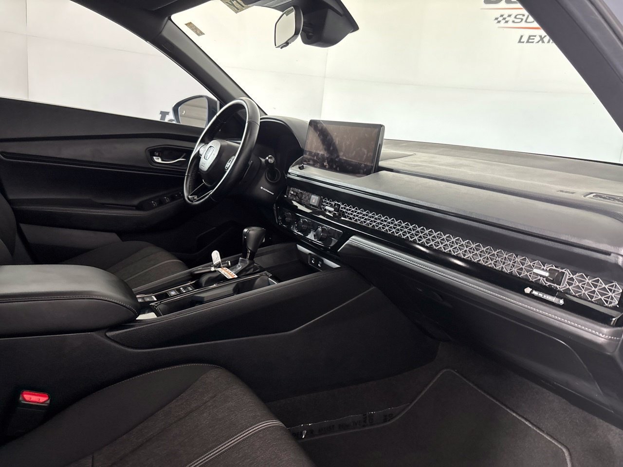 Used 2025 Honda Accord Sport image 30
