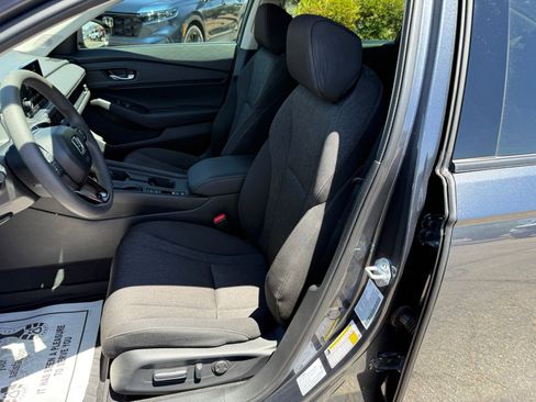 Used 2025 Honda Accord SE image 31