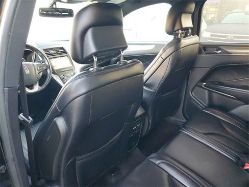 Used 2017 Lincoln MKC Premiere image 11