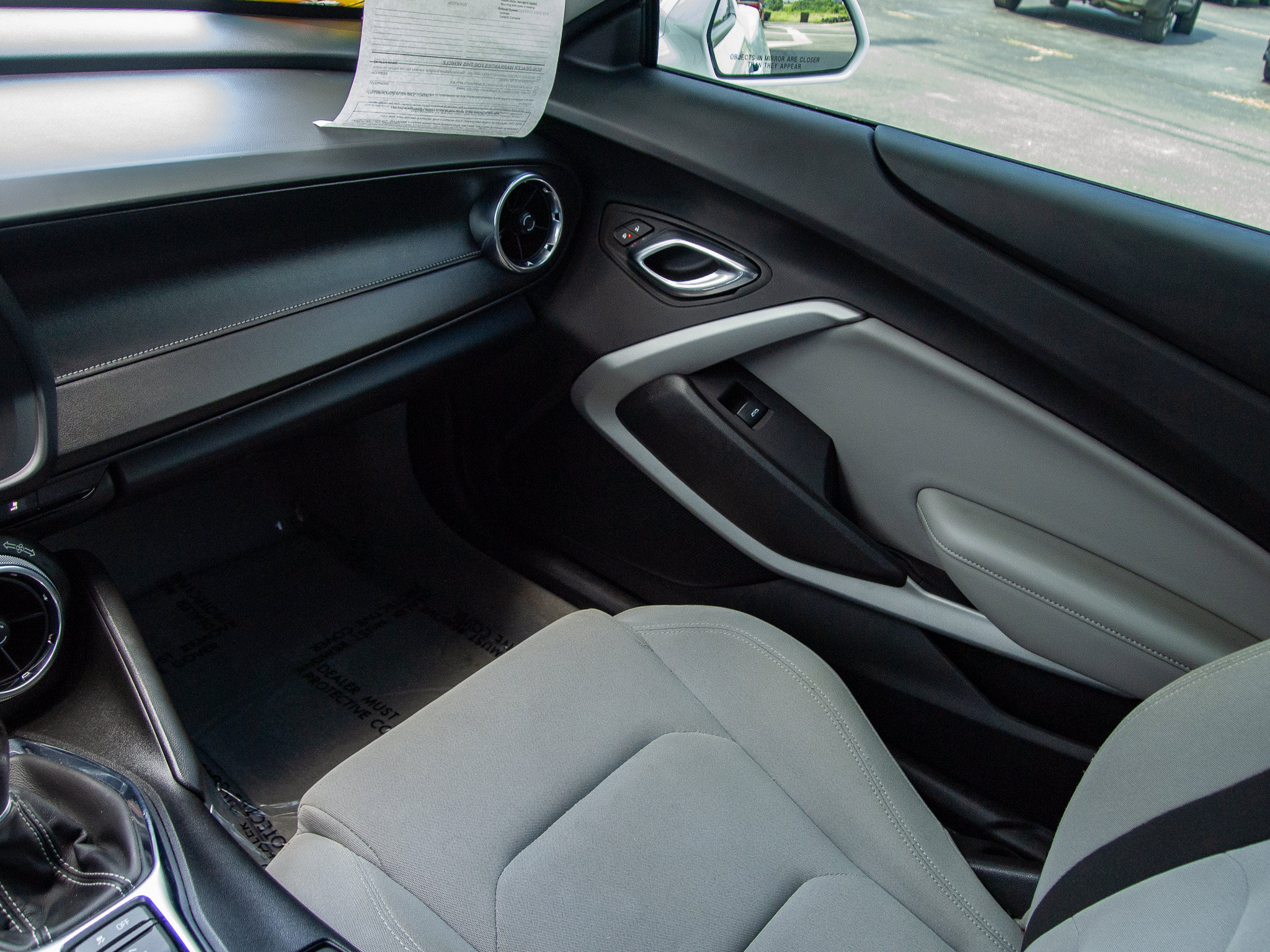 Used 2022 Chevrolet Camaro LT RWD image 15