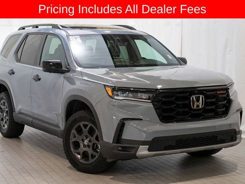 Used 2024 Honda Pilot TrailSport image 1