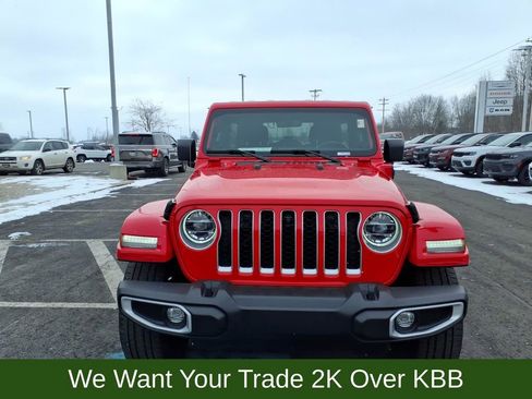 Used 2021 Jeep Wrangler Unlimited Sahara image 3