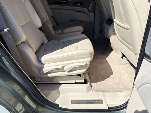 Certified 2024 Cadillac Escalade Premium Luxury Platinum w/ Heavy-Duty Trailer Package image 28