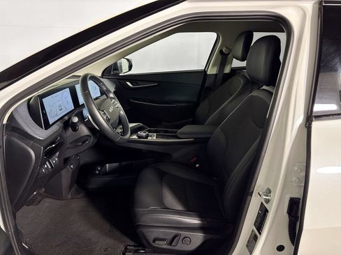 Used 2024 Kia EV6 Light AWD/4WD image 11