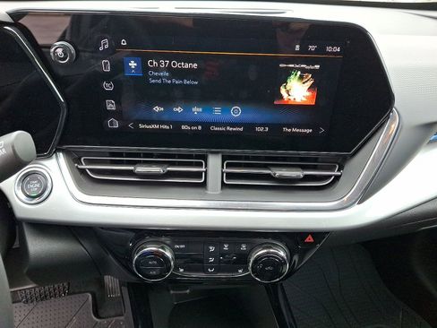 Used 2026 Chevrolet Trax LT w/ Driver Confidence Package FWD image 14