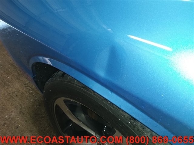 Used 2015 Dodge Challenger R/T RWD image 18