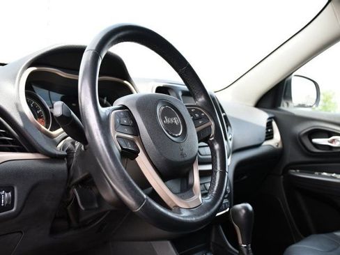 Used 2015 Jeep Cherokee Limited AWD/4WD image 16