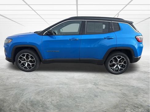 Used 2025 Jeep Compass Limited AWD/4WD image 2