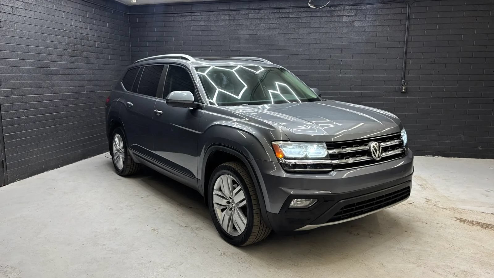 Used 2019 Volkswagen Atlas SE w/ Panoramic Sunroof Package FWD image 1