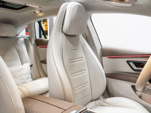 Used 2022 Mercedes-Benz EQS AMG 4MATIC image 17