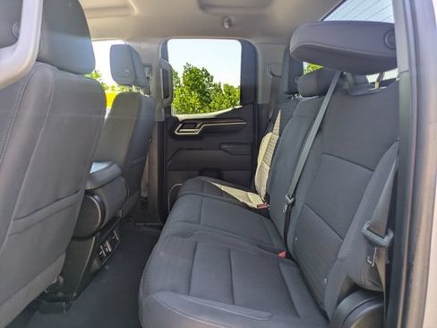 Used 2023 Chevrolet Silverado 1500 LT AWD/4WD image 17
