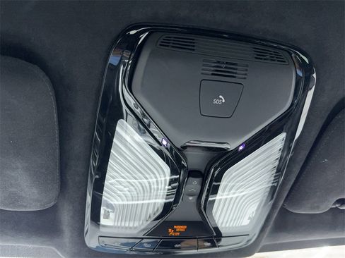 Used 2021 BMW X7 M50i w/ Executive Package image 37