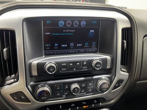 Used 2017 GMC Sierra 2500 SLE w/ HD SLE Preferred Plus Package AWD/4WD image 8