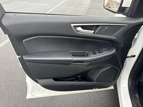 Used 2022 Ford Edge SEL w/ Convenience Package image 23