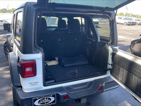 Used 2018 Jeep Wrangler Unlimited Sport S AWD/4WD image 4