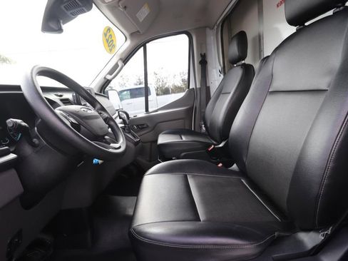 Used 2022 Ford Transit 350 DRW RWD image 2