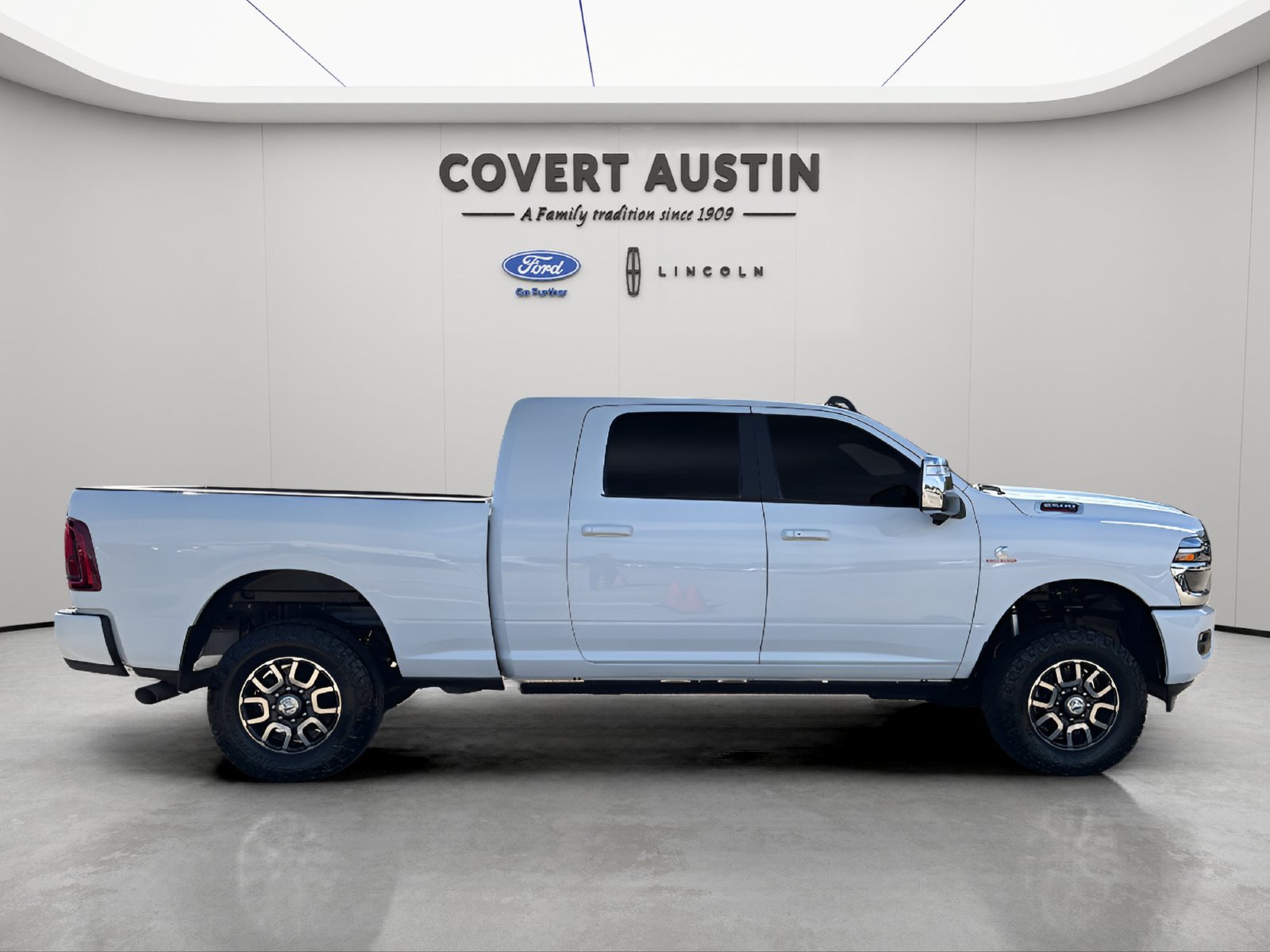 Used 2026 RAM 2500 Laramie AWD/4WD image 6
