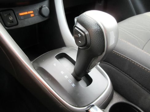 Certified 2020 Chevrolet Trax LT FWD image 28