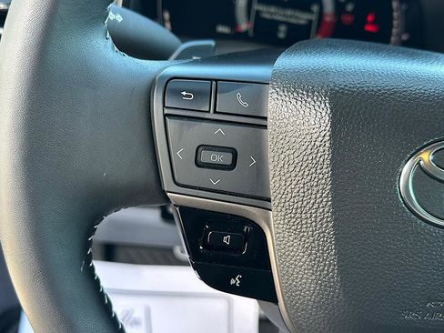 Certified 2025 Toyota Camry SE FWD image 22