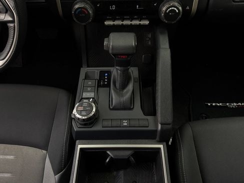 Used 2025 Toyota Tacoma TRD Off-Road AWD/4WD image 13