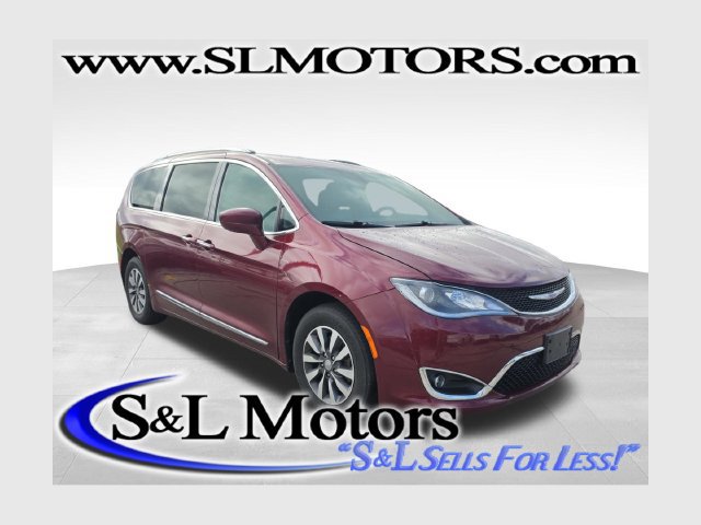 Used 2020 Chrysler Pacifica Touring-L Plus FWD image 1