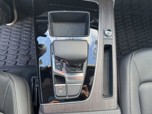 Certified 2025 Audi Q5 2.0T Premium w/ Convenience Plus Package image 20