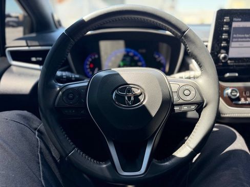 Used 2019 Toyota Corolla XSE FWD image 6