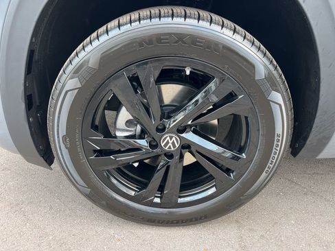 New 2026 Volkswagen Atlas Cross Sport SEL R-Line AWD/4WD image 7
