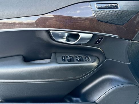 Used 2019 Volvo XC90 T5 Momentum w/ Multimedia Package image 15