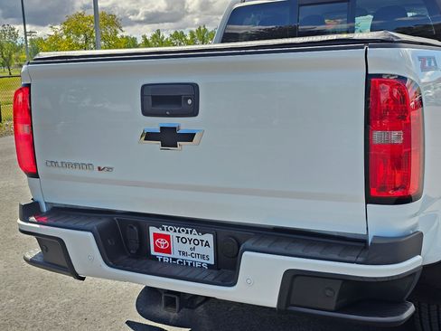 Used 2019 Chevrolet Colorado Z71 AWD/4WD image 14