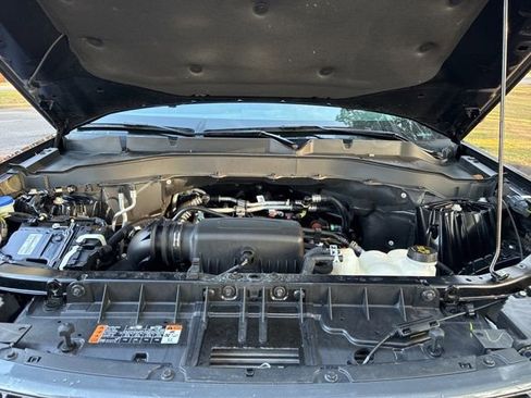 Used 2022 Ford Explorer XLT w/ Equipment Group 202A image 19