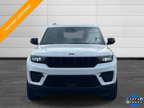 Used 2024 Jeep Grand Cherokee Altitude AWD/4WD image 8