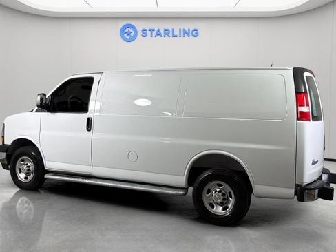 Used 2025 Chevrolet Express 2500 w/ Driver Convenience Package RWD image 5