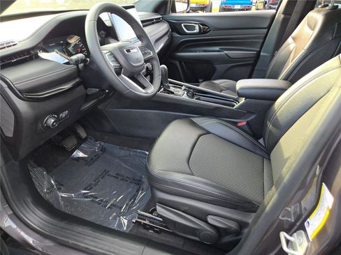 Certified 2024 Jeep Compass Latitude w/ Altitude Special Edition image 25