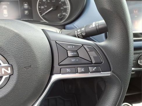 Used 2023 Nissan Versa SV FWD image 18