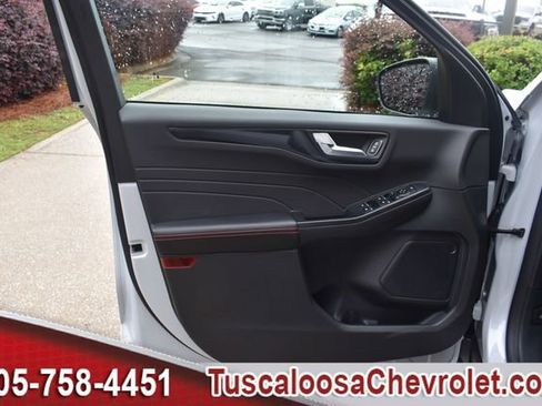 Used 2025 Ford Escape ST-Line w/ Tech Pack #1 FWD image 17