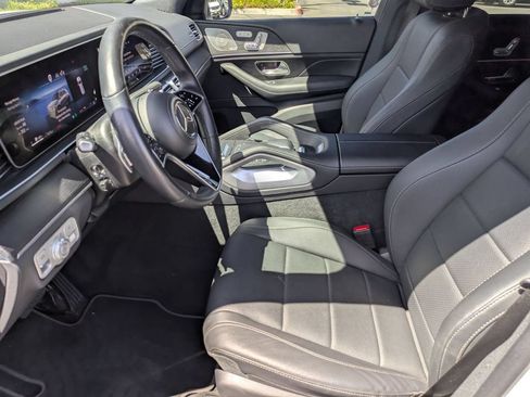 Used 2025 Mercedes-Benz GLS 450 4MATIC image 25
