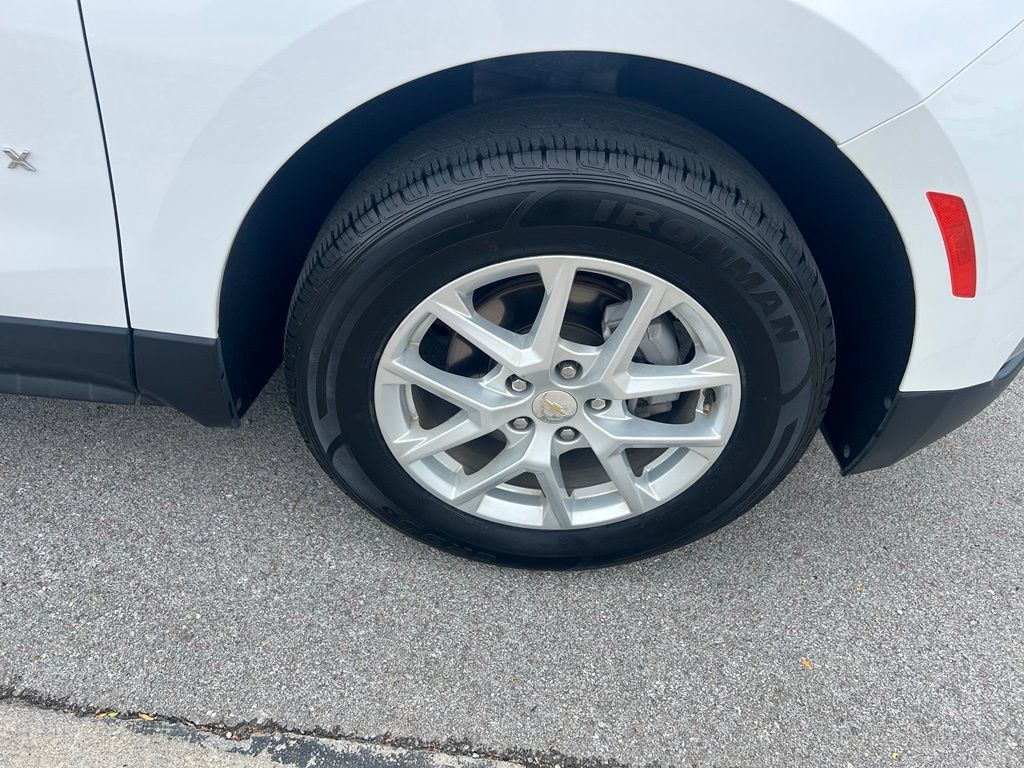Used 2024 Chevrolet Equinox LT AWD/4WD image 12
