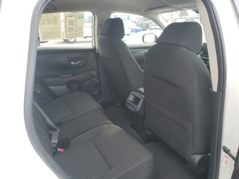 Certified 2025 Honda HR-V LX image 30